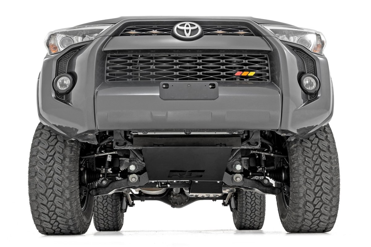 Toyota 4Runner Suspension Lift Kit - Rough Country - 4.5-Inch Lift Kit | RR Coils | M1 Struts/M1 - '15-'20